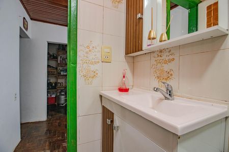 Casa à venda com 61m², 2 quartos e 2 vagas Casa à venda com 61m², 2 quartos e 2 vagasBanheiro Social