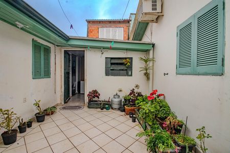Área externa de casa à venda com 2 quartos, 61m² em Farrapos, Porto Alegre