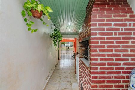 Garagem de casa à venda com 2 quartos, 61m² em Farrapos, Porto Alegre