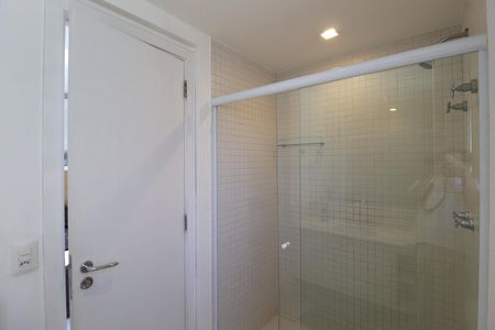Banheiro da Suíte de apartamento à venda com 1 quarto, 51m² em Itaim Bibi, São Paulo