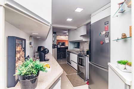 Cozinha de apartamento à venda com 3 quartos, 120m² em Passo d’Areia, Porto Alegre