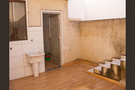 Casa para alugar com 2 quartos, 85m² em Santa Cruz, Rio de Janeiro