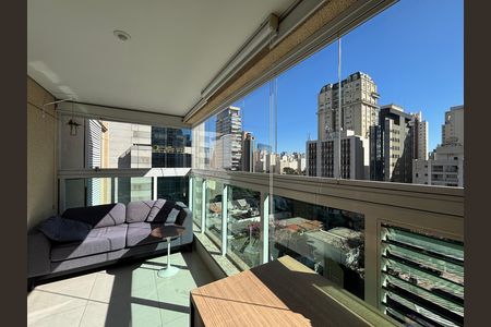 Varanda de kitnet/studio à venda com 1 quarto, 37m² em Itaim Bibi, São Paulo