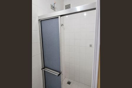 Banheiro de apartamento para alugar com 1 quarto, 29m² em Centro Histórico, Porto Alegre