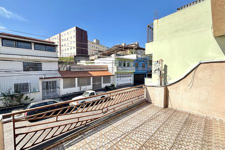 Casa para alugar com 140m², 3 quartos e 2 vagas Casa para alugar com 140m², 3 quartos e 2 vagasVaranda