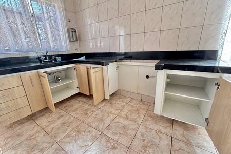 Casa para alugar com 140m², 3 quartos e 2 vagas Casa para alugar com 140m², 3 quartos e 2 vagasCozinha