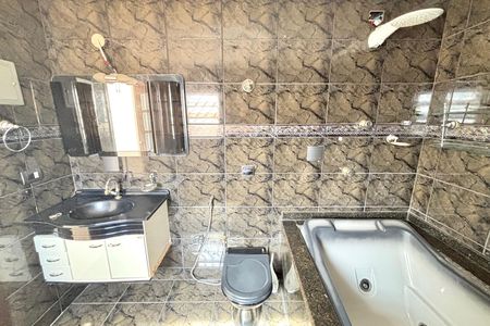 Casa para alugar com 140m², 3 quartos e 2 vagas Casa para alugar com 140m², 3 quartos e 2 vagasBanheiro 3