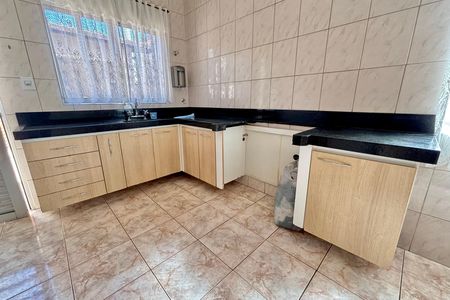 Casa para alugar com 140m², 3 quartos e 2 vagas Casa para alugar com 140m², 3 quartos e 2 vagasCozinha