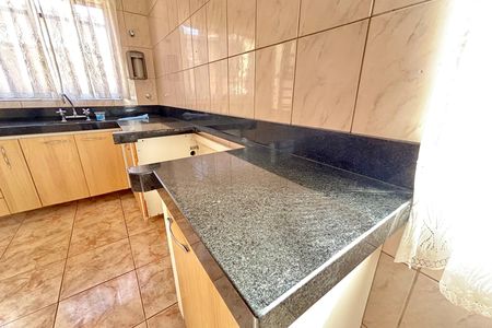 Casa para alugar com 140m², 3 quartos e 2 vagas Casa para alugar com 140m², 3 quartos e 2 vagasCozinha