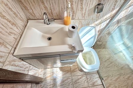 Casa para alugar com 140m², 3 quartos e 2 vagas Casa para alugar com 140m², 3 quartos e 2 vagasBanheiro 1