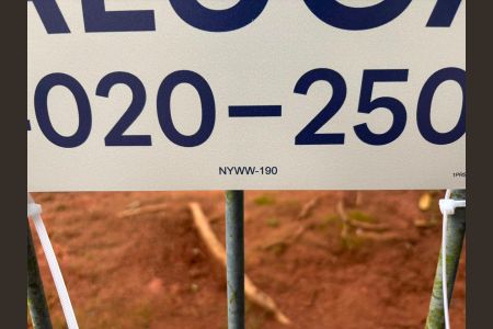 Placa de apartamento para alugar com 2 quartos, 64m² em Jardim Itu, Porto Alegre