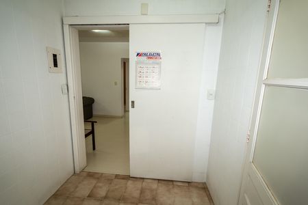 Cozinha de apartamento para alugar com 2 quartos, 64m² em Jardim Itu, Porto Alegre
