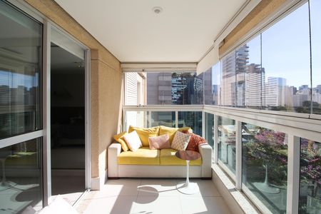 Varanda de kitnet/studio à venda com 1 quarto, 37m² em Itaim Bibi, São Paulo