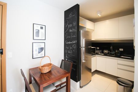 Cozinha de kitnet/studio à venda com 1 quarto, 37m² em Itaim Bibi, São Paulo
