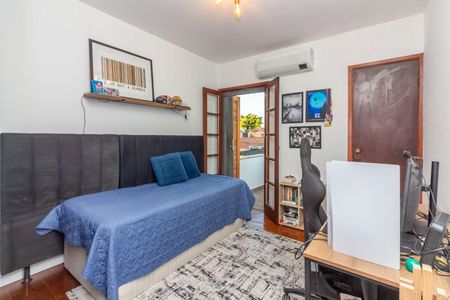Casa à venda com 3 quartos, 250m² em Vila Oratorio, São Paulo