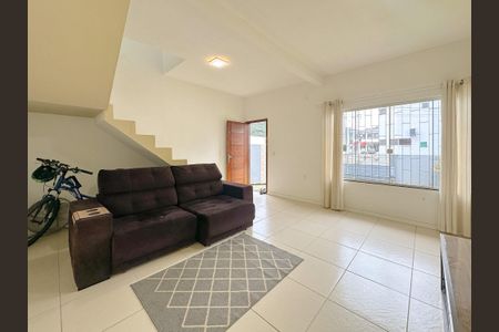 Casa para alugar com 110m², 2 quartos e 1 vagaSala de TV