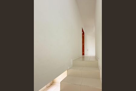 Casa para alugar com 110m², 2 quartos e 1 vagaEscada