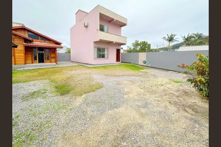 Casa para alugar com 110m², 2 quartos e 1 vagaÁrea externa