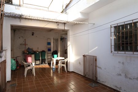 Casa à venda com 250m², 2 quartos e 5 vagasQuintal