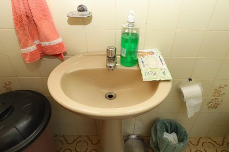 Casa à venda com 250m², 2 quartos e 5 vagasBanheiro social
