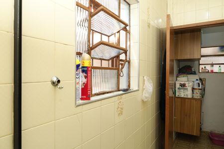 Banheiro social de casa à venda com 2 quartos, 250m² em Parque Santa Rita, São Paulo