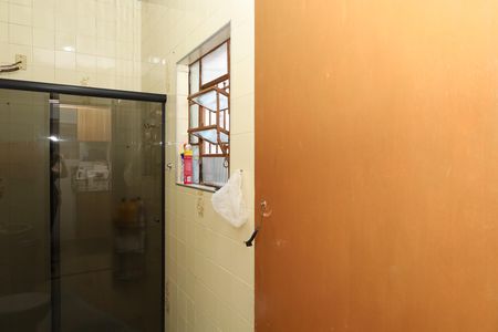 Casa à venda com 250m², 2 quartos e 5 vagasBanheiro social