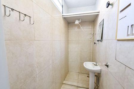 Casa para alugar com 60m², 2 quartos e sem vaga Casa para alugar com 60m², 2 quartos e sem vagaBanheiro 1