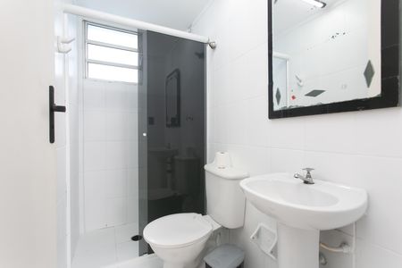Banheiro  de apartamento para alugar com 2 quartos, 50m² em Jardim Marilu, São Paulo