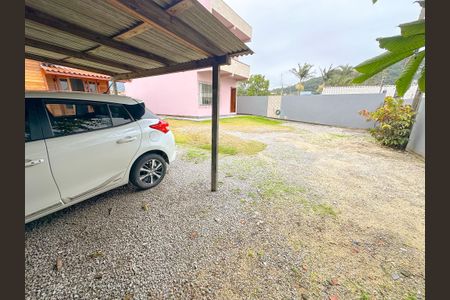 Garagem de casa para alugar com 2 quartos, 42m² em Ingleses do Rio Vermelho, Florianópolis