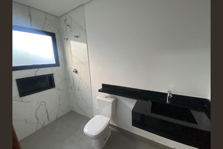 Casa de condomínio para alugar com 256m², 3 quartos e 4 vagas Casa de condomínio para alugar com 256m², 3 quartos e 4 vagasBanheiro