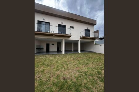 Casa à venda com 320m², 3 quartos e 3 vagas
