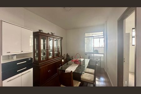 Apartamento à venda com 190m², 4 quartos e 1 vaga Apartamento à venda com 190m², 4 quartos e 1 vagaSala de jantar