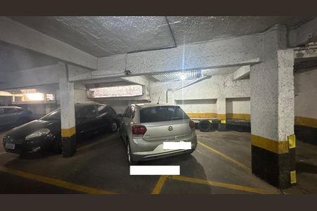 Apartamento à venda com 190m², 4 quartos e 1 vaga Apartamento à venda com 190m², 4 quartos e 1 vagaVaga de garagem