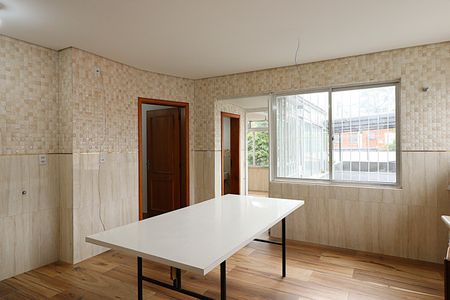 Casa à venda com 262m², 5 quartos e 1 vagaSobrado - cozinha