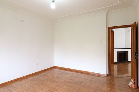 Casa à venda com 262m², 5 quartos e 1 vagaSobrado Quarto 1