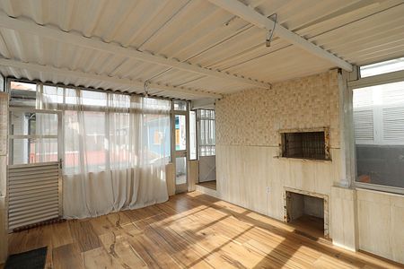 Casa à venda com 262m², 5 quartos e 1 vagaSobrado - salão de festa