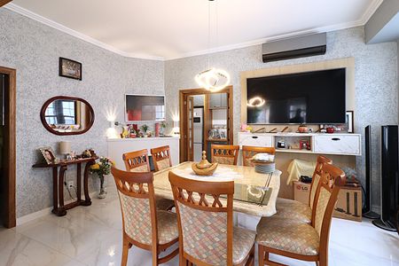 Casa à venda com 262m², 5 quartos e 1 vagaSala de Jantar