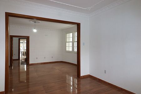Casa à venda com 262m², 5 quartos e 1 vagaSobrado sala 3