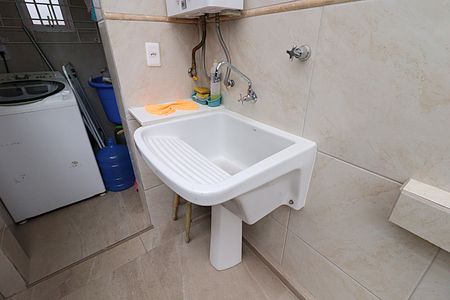 Casa à venda com 262m², 5 quartos e 1 vagaÁrea de Serviço