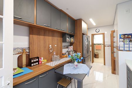 Casa à venda com 262m², 5 quartos e 1 vagaCozinha