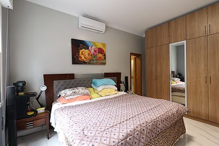 Casa à venda com 262m², 5 quartos e 1 vagaSuíte