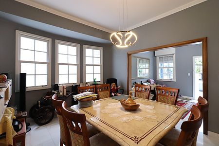 Casa à venda com 262m², 5 quartos e 1 vagaSala de Jantar