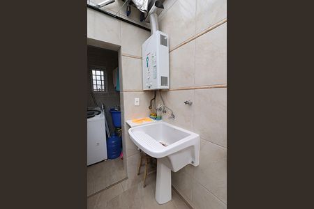 Casa à venda com 262m², 5 quartos e 1 vagaÁrea de Serviço
