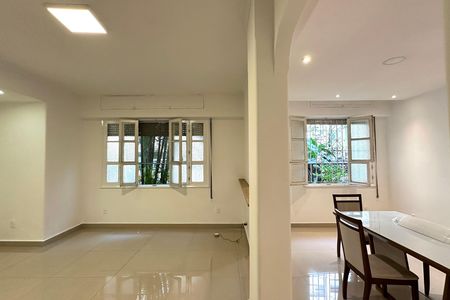 Apartamento para alugar com 143m², 4 quartos e 1 vaga