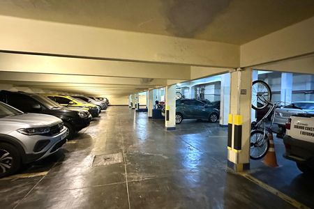 Apartamento para alugar com 143m², 4 quartos e 1 vaga