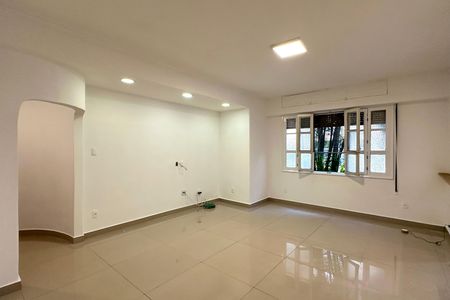 Apartamento para alugar com 143m², 4 quartos e 1 vaga