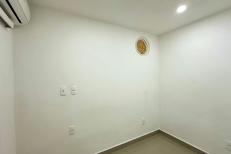 Apartamento para alugar com 143m², 4 quartos e 1 vaga