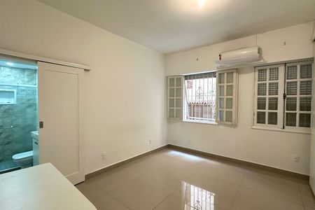 Apartamento para alugar com 143m², 4 quartos e 1 vaga