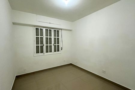 Apartamento para alugar com 143m², 4 quartos e 1 vaga