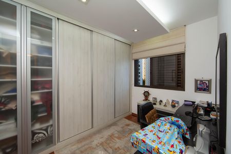 Apartamento à venda com 166m², 4 quartos e 3 vagasQUARTO2
